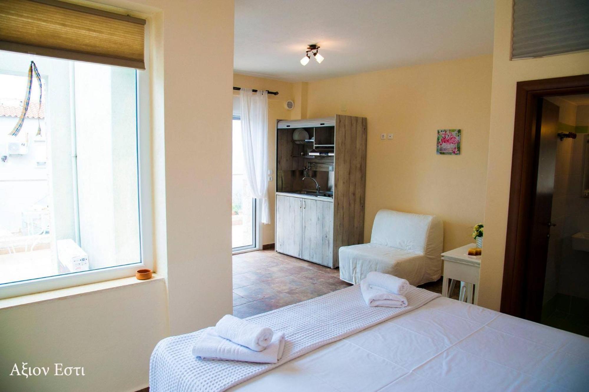 Axion Esti Apartments سكوبيلوس تاون المظهر الخارجي الصورة