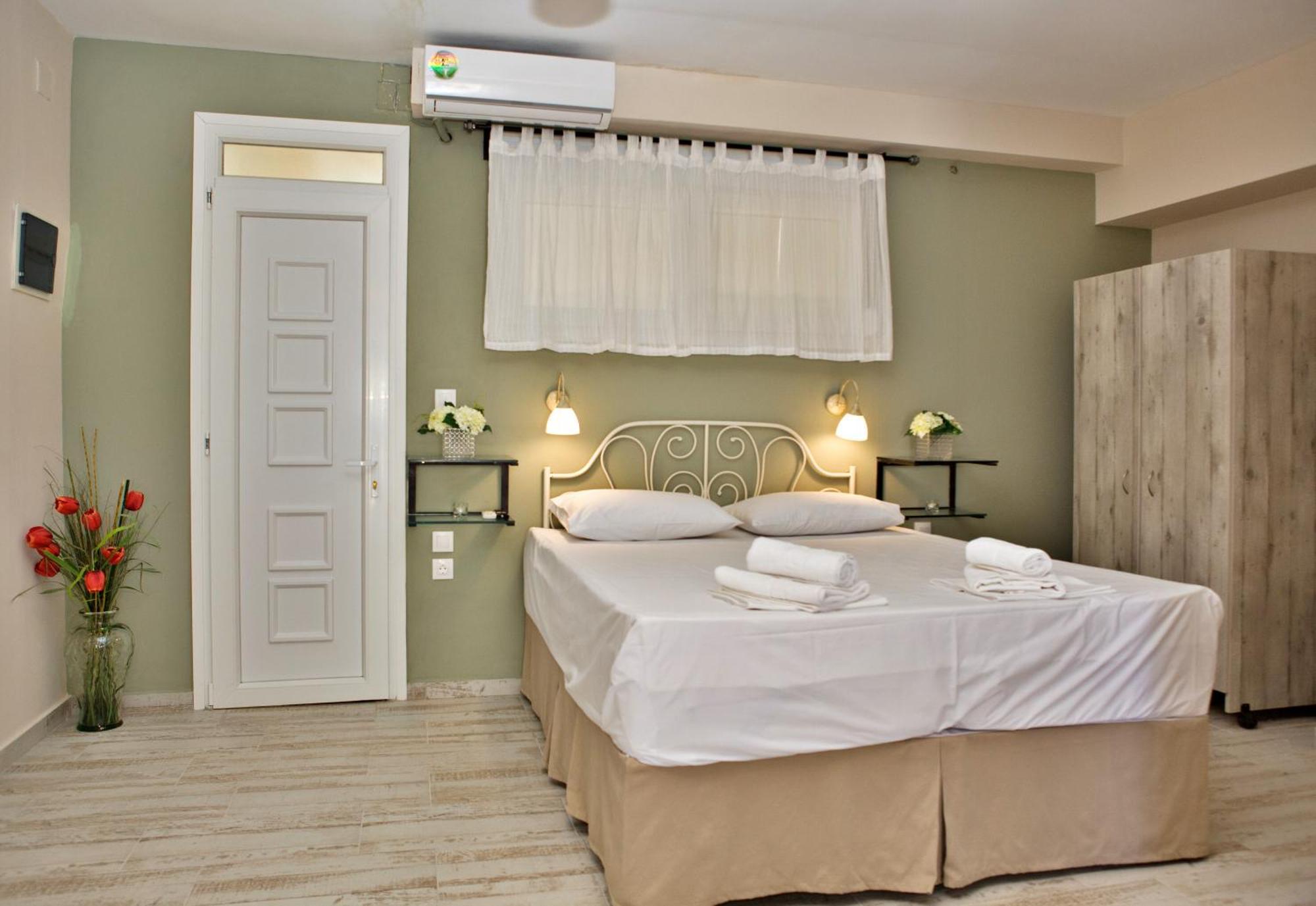 Axion Esti Apartments سكوبيلوس تاون الغرفة الصورة